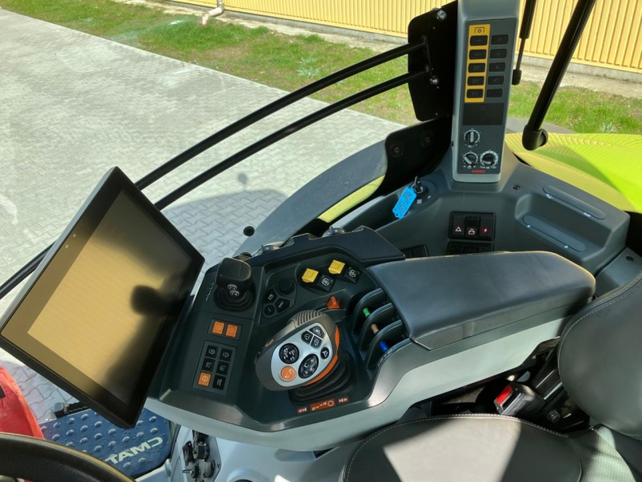 Traktor CLAAS AXION 870 CMATIK GPS FZW: das Bild 8