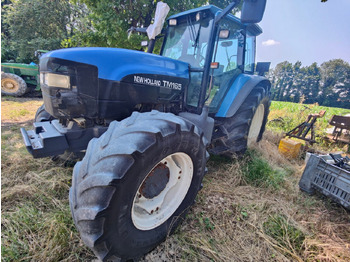 NEW HOLLAND TM Traktor