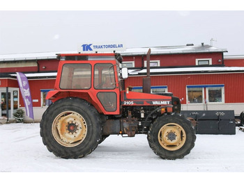 VALTRA Traktor