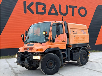 UNIMOG U300 Kehrmaschine