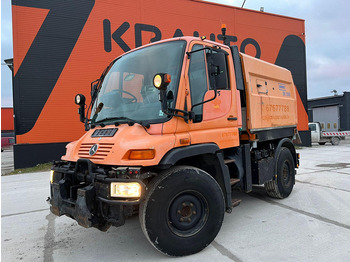 Kehrmaschine Unimog U 300 4x4 TRILETY SK / 6918 hours: das Bild 3