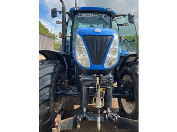 NEW HOLLAND T7.220 Traktor