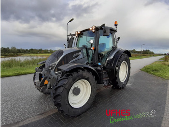 VALTRA N134 Traktor