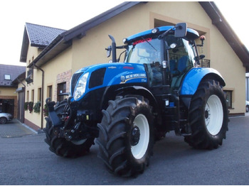 NEW HOLLAND T7 Traktor