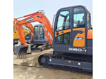 DOOSAN DH60 Kettenbagger