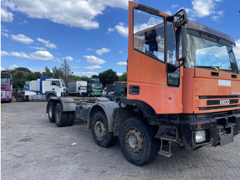 IVECO EuroTrakker Fahrgestell LKW