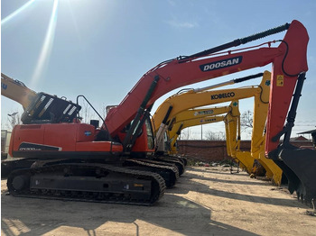 Kettenbagger Doosan DX 300: das Bild 3