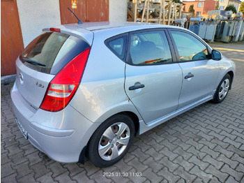 PKW HYUNDAI I30 HATCHBACK: das Bild 4