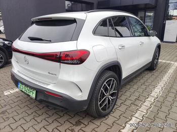 PKW MERCEDES BENZ EQA 350 4MATIC SUV: das Bild 4