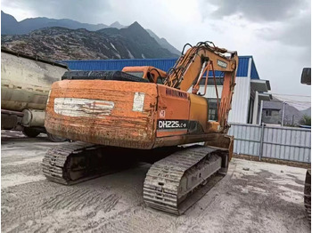 DOOSAN DH225 Kettenbagger