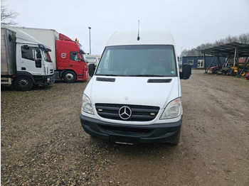 Kastenwagen Mercedes-Benz Sprinter 319 CDI AUT: das Bild 2