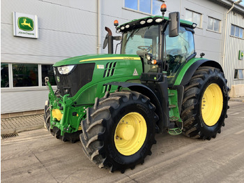 JOHN DEERE 6215R Traktor