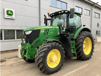 JOHN DEERE 6215R Traktor