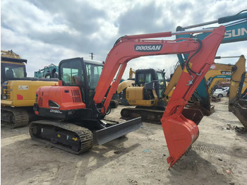 Kettenbagger DOOSAN DX60: das Bild 2