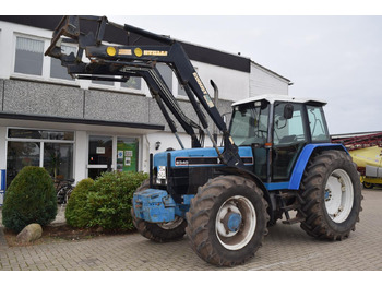 NEW HOLLAND Traktor