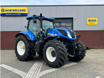 NEW HOLLAND T7.245 Traktor