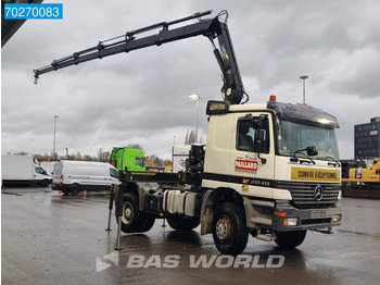 Sattelzugmaschine Mercedes-Benz Actros 2040 Actros 4X4 Manual 4x4 Big-Axle Full-Steel Hiab 1660-5 Kran 4x Stabilizers: das Bild 4