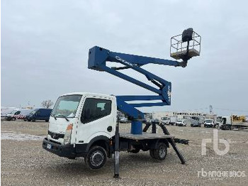 NISSAN LKW mit Arbeitsbühne