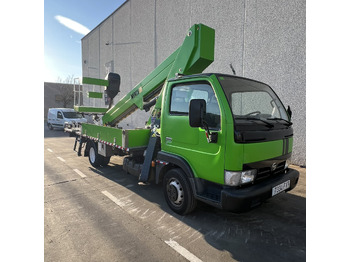 NISSAN LKW mit Arbeitsbühne