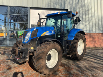 NEW HOLLAND T6000 Traktor