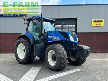 NEW HOLLAND T7 Traktor