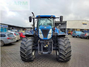 Traktor New Holland t7.220 ac: das Bild 2