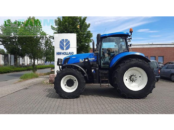 NEW HOLLAND T7.220 Traktor