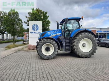 NEW HOLLAND T7 Traktor