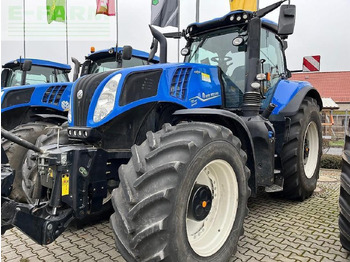 NEW HOLLAND T8 Traktor