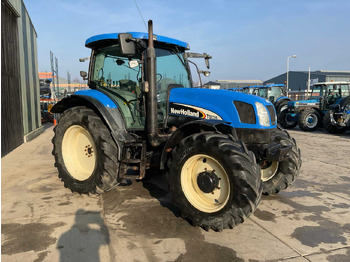 Traktor New Holland TS135A Plus: das Bild 4