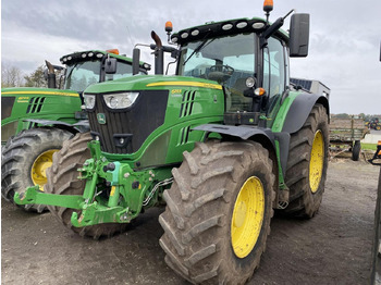 JOHN DEERE 6215R Traktor