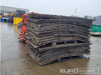 Baugeräte Bundle of Tracking Boards (3 of), Bundle of Plastic Pedestrian Safery Barriers (2 of): das Bild 3