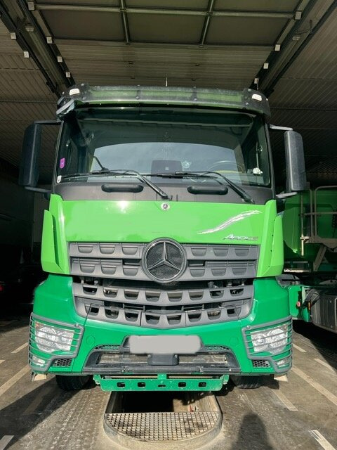 Sattelzugmaschine Mercedes-Benz Arocs 1853 LS 4x4 HAD Arocs 1853 LS 4x4 HAD, HydroDrive, Navi, Retarder, Kipphydraulik: das Bild 12