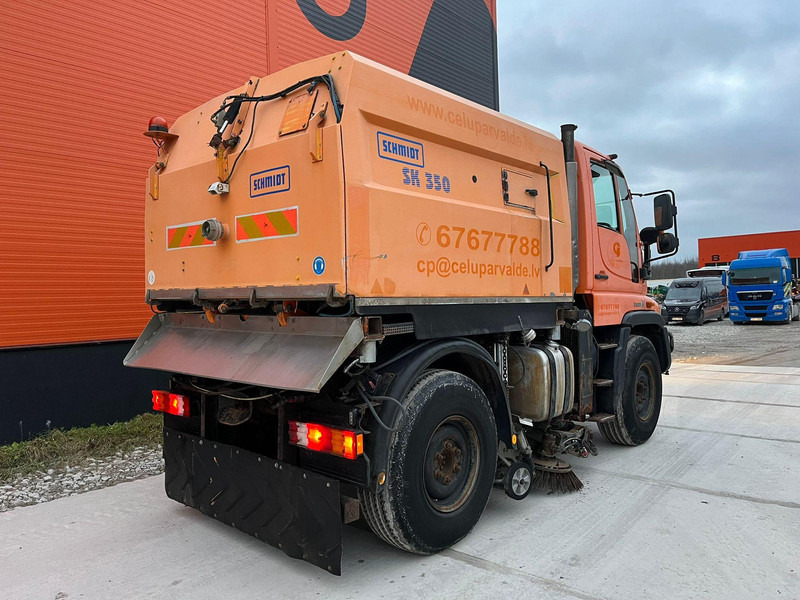 Kehrmaschine Unimog U 300 4x4 TRILETY SK / 6918 hours: das Bild 7