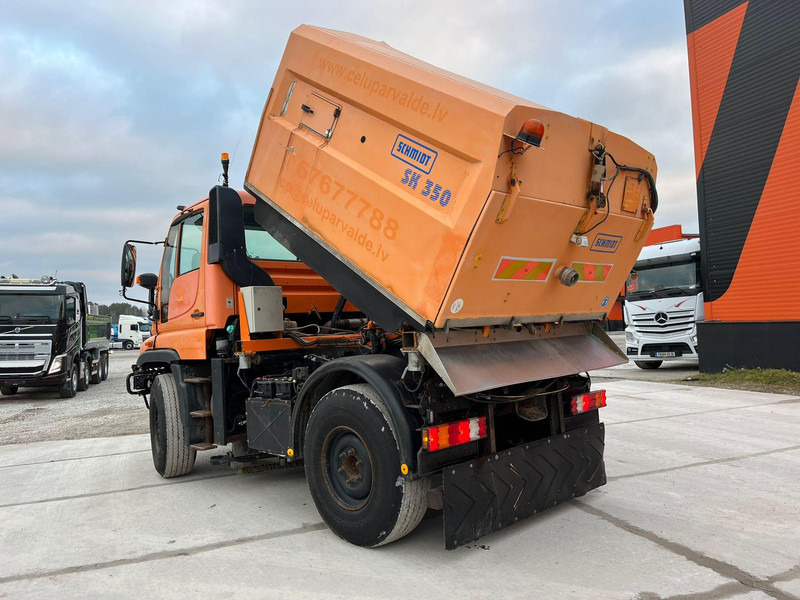 Kehrmaschine Unimog U 300 4x4 TRILETY SK / 6918 hours: das Bild 11