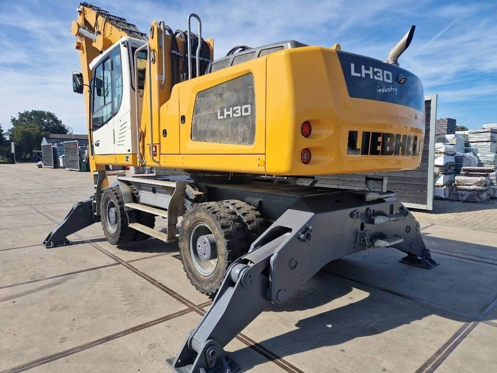 Umschlagbagger Liebherr LH 30 M: das Bild 6