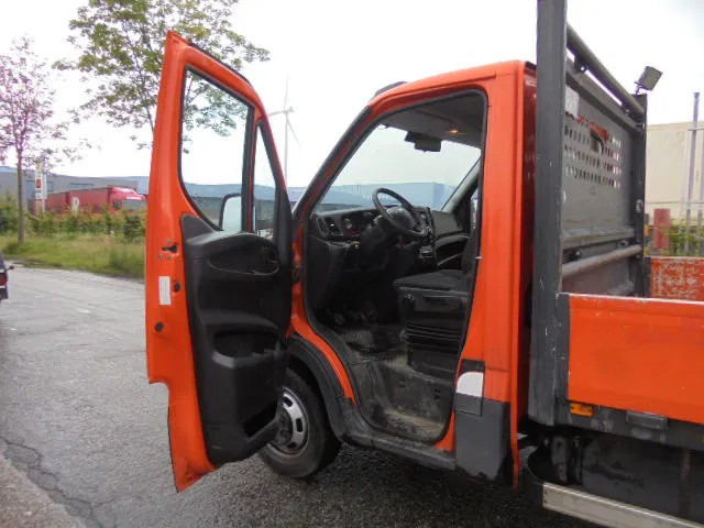 Koffer Transporter Iveco Daily 35C15: das Bild 8