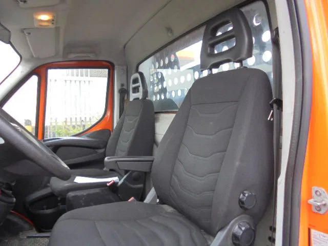 Koffer Transporter Iveco Daily 35C15: das Bild 11