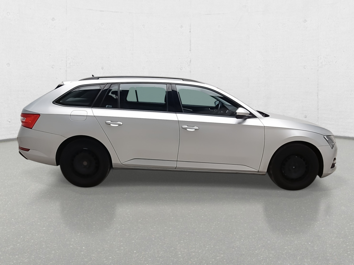 PKW SKODA SUPERB KOMBI: das Bild 9