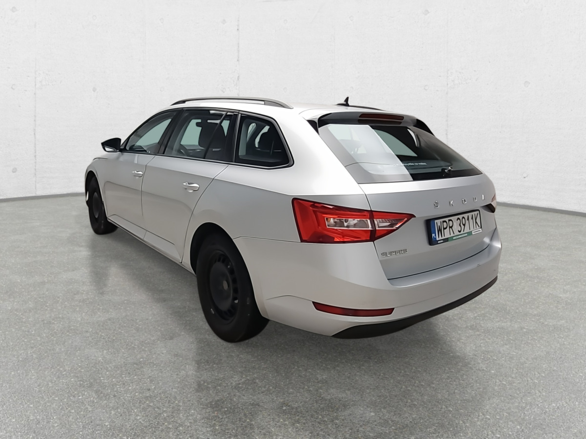 PKW SKODA SUPERB KOMBI: das Bild 6