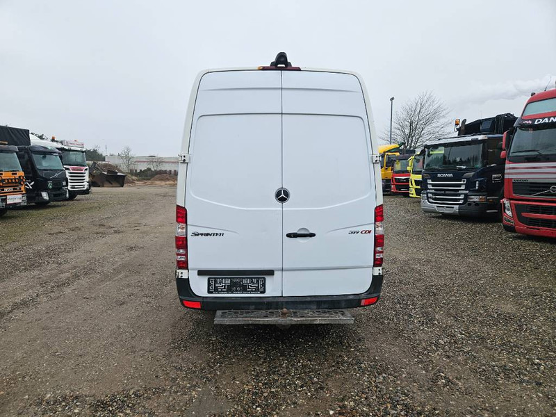 Kastenwagen Mercedes-Benz Sprinter 319 CDI AUT: das Bild 6