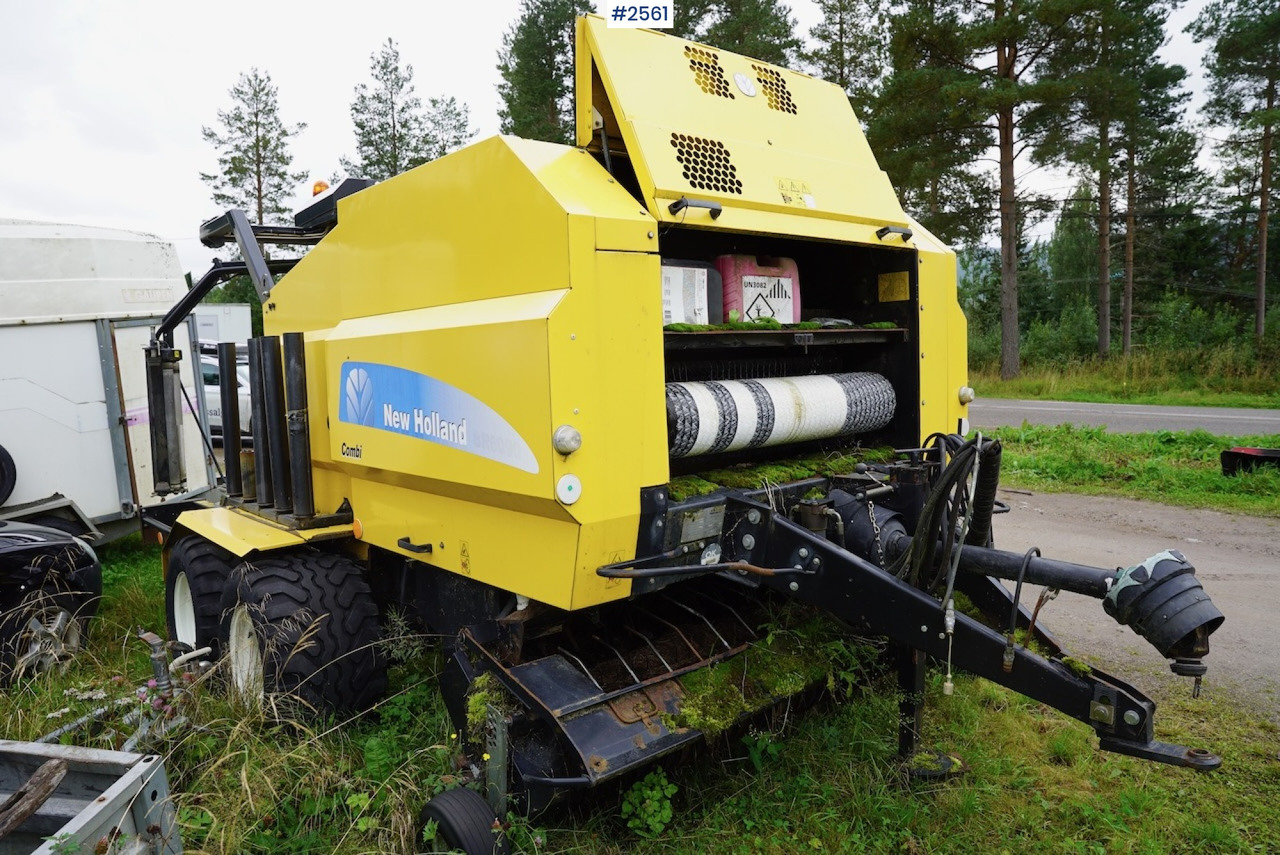 Grünlandtechnik 2011 New Holland BR6090 Combi: das Bild 14