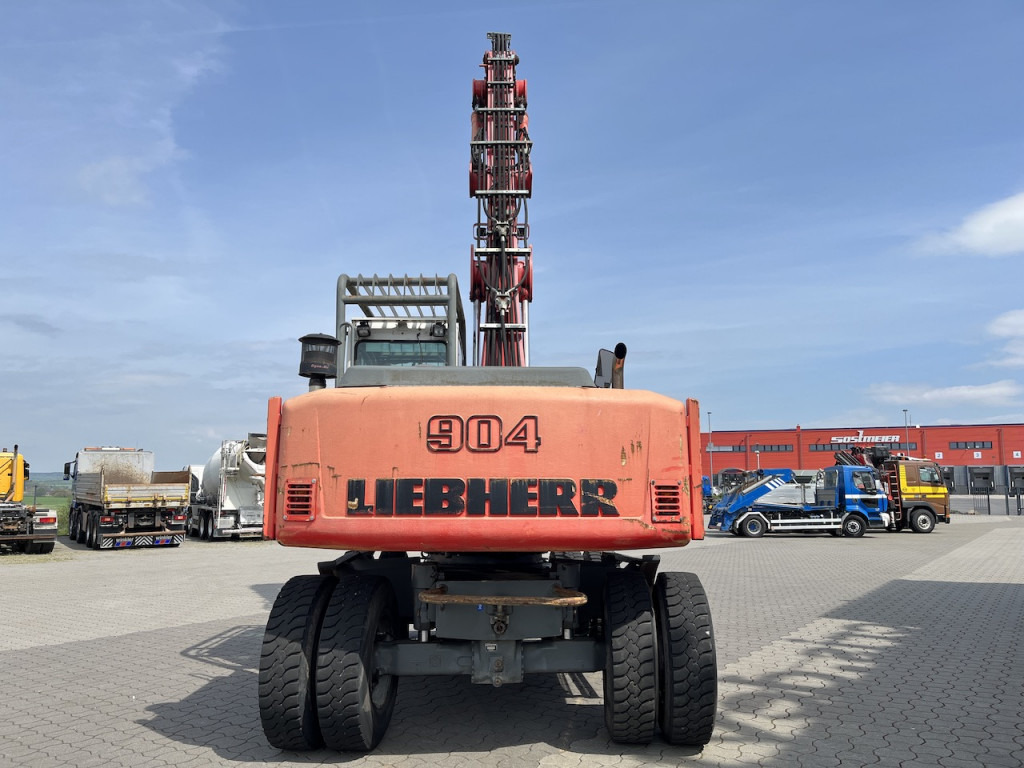 Mobilbagger Liebherr A 904 C  Greifer Umschlag Holz: das Bild 6