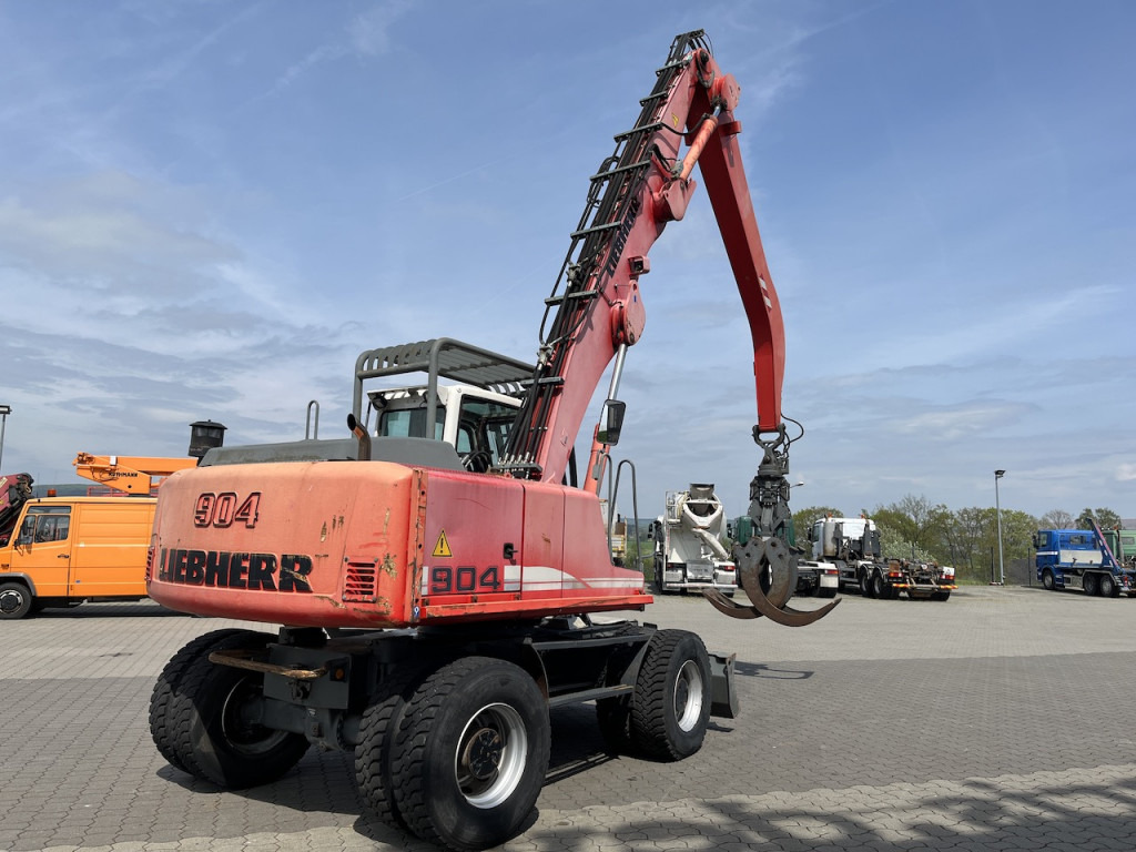 Mobilbagger Liebherr A 904 C  Greifer Umschlag Holz: das Bild 7