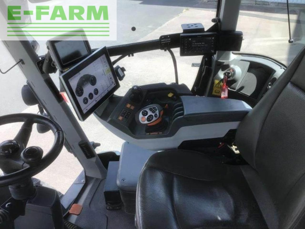 Traktor CLAAS xerion 5000 trac ts TRAC TS: das Bild 6