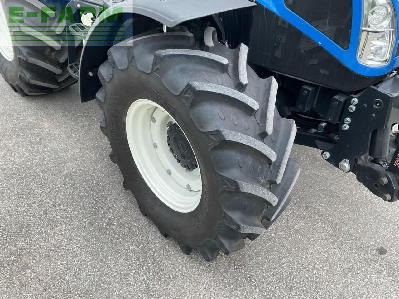 Traktor New Holland t 4.75: das Bild 14