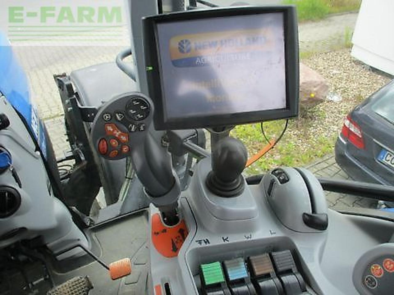 Traktor New Holland t7.220 ac: das Bild 7