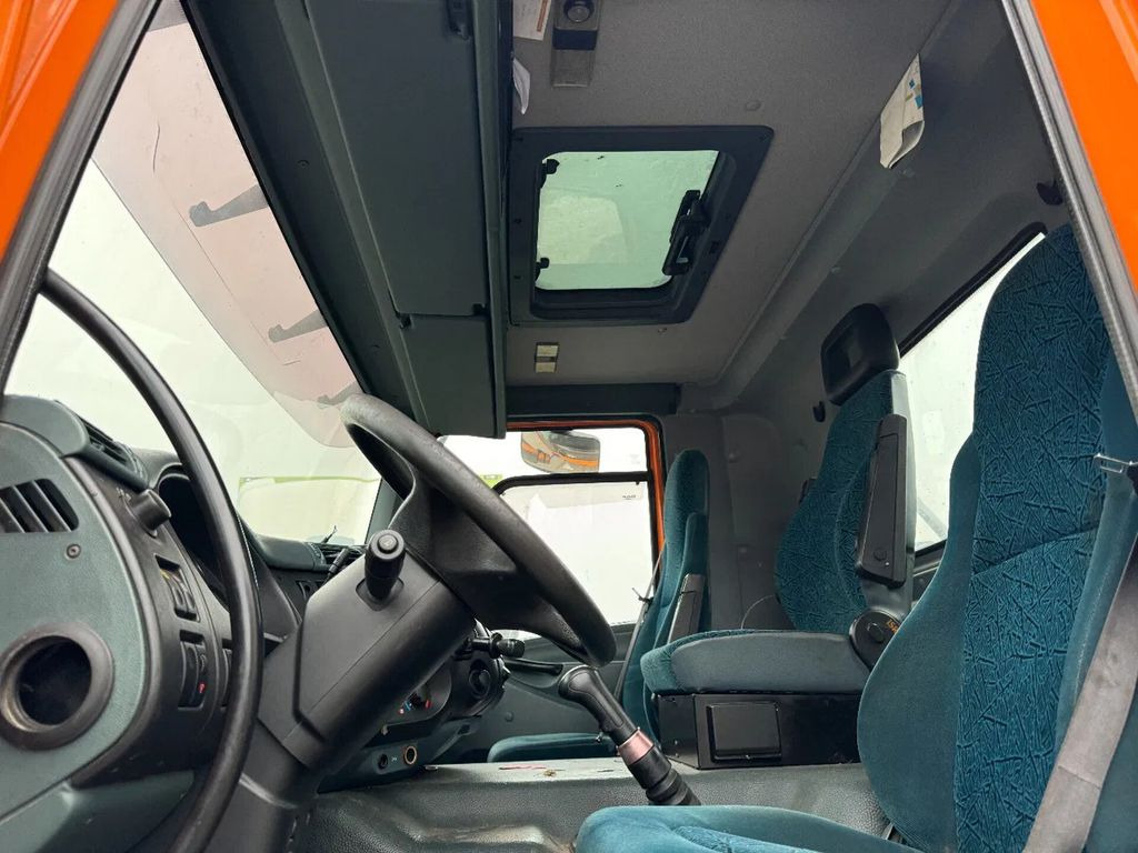 Fahrgestell LKW DAF CF 75.310 6X4 MANUAL GEAR EURO 3 FULL STEEL: das Bild 8