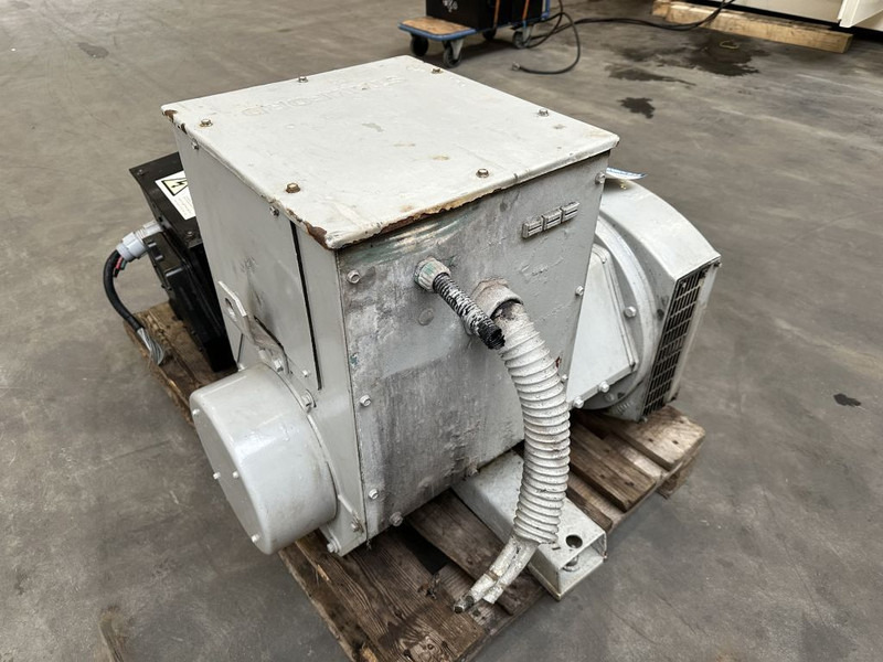 Stromgenerator Stamford UCM224G13 Geneartordeel 62 kVA Alternator: das Bild 7