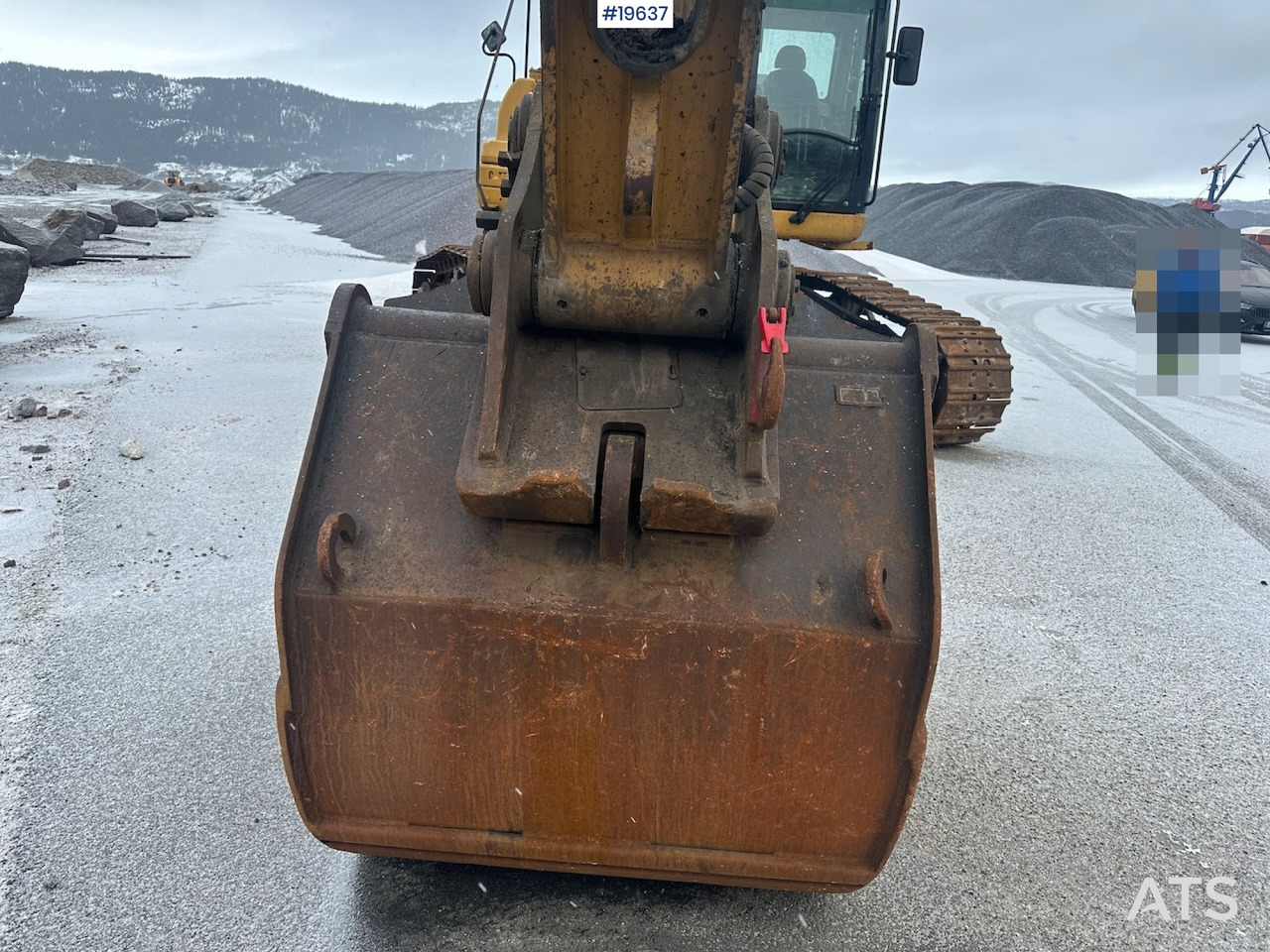 Bagger Caterpillar 300D: das Bild 13